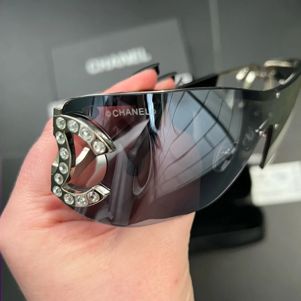 CHANEL vintage shield sunglasses - Picture 7 of 9